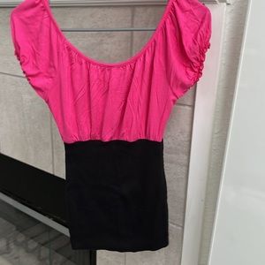Boutique 575 Small Ruffle Cap Sleeve Hot Pink Black Fitted Ribbed Crystal Button